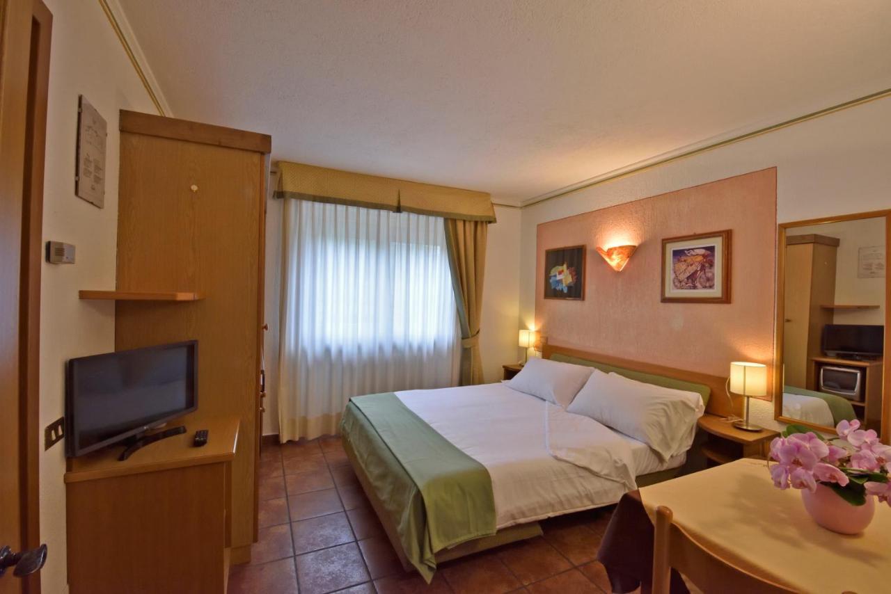 La Roche Hotel Appartments Aosta Luaran gambar