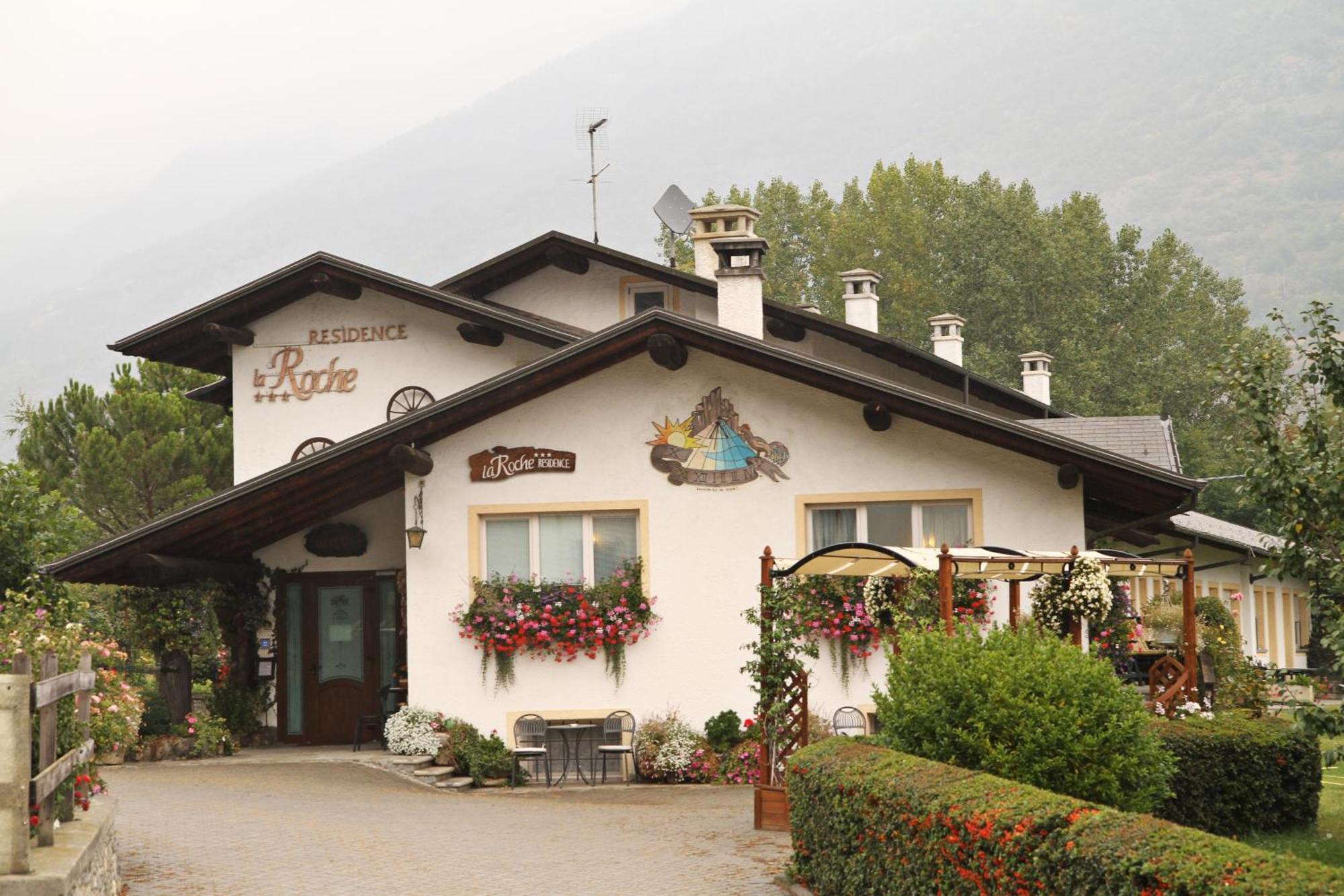 La Roche Hotel Appartments Aosta Luaran gambar
