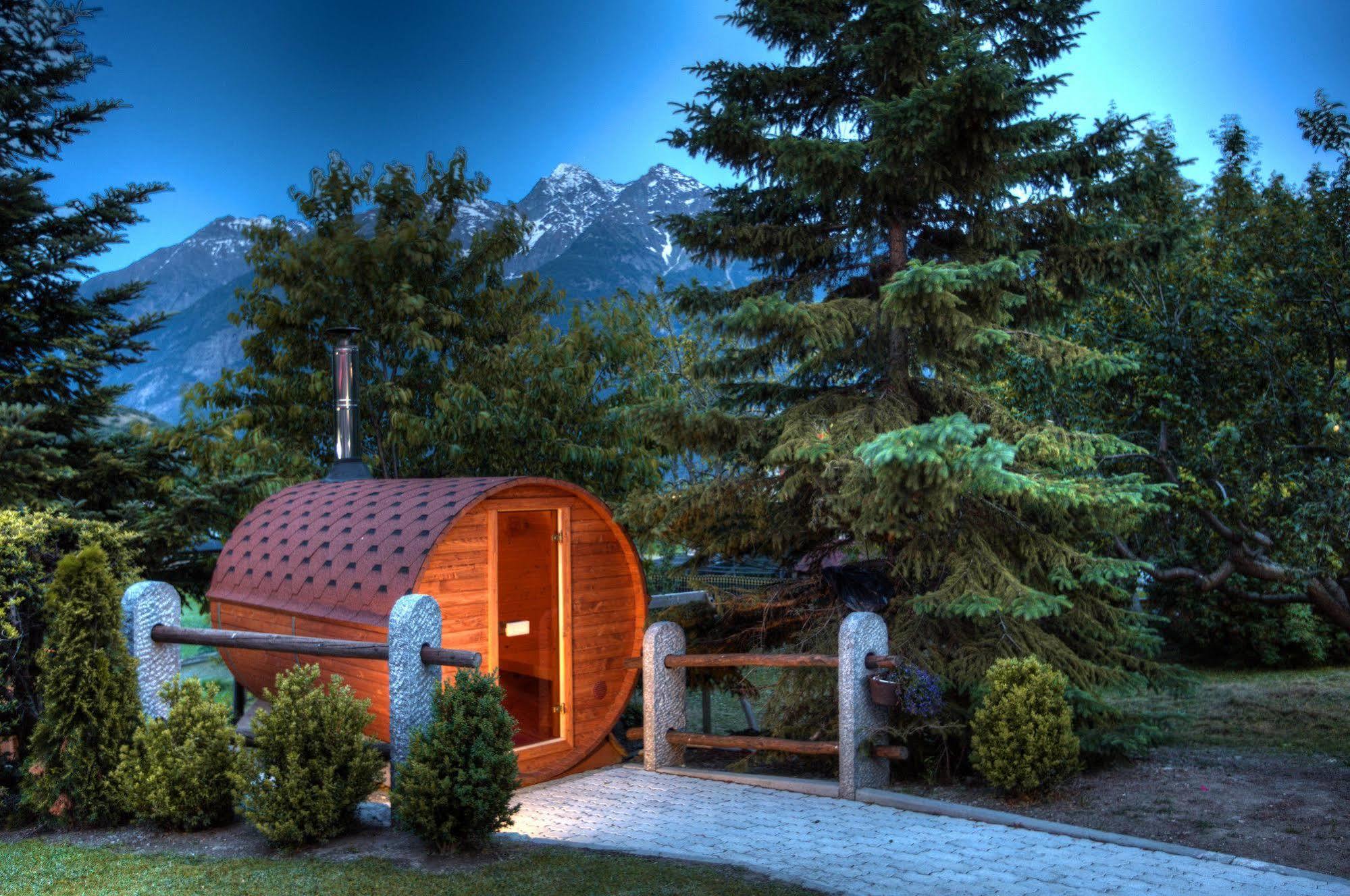 La Roche Hotel Appartments Aosta Luaran gambar